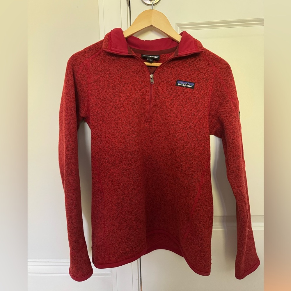 Patagonia Quarter Zip Pull Over
Women’s Small